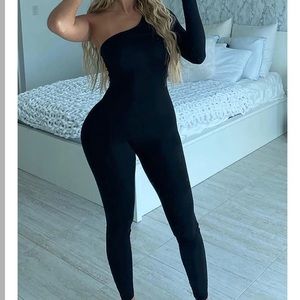 Nova Season Long Sleeve One Shoulder jumpsuit Black L
